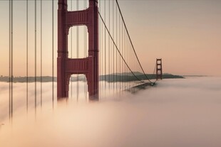 金门大桥在云雾中的美景