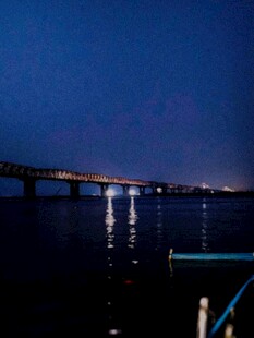 夜幕下的跨海大桥夜景