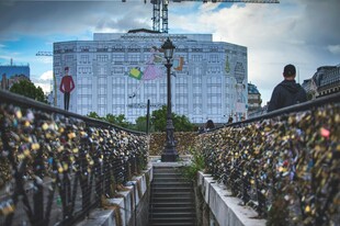 桥上同心锁景观