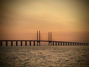 夕阳下的跨海大桥