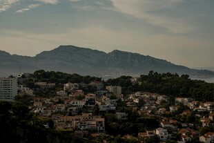 山城景致 云雾缭绕的城市风光