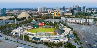 城市中的大型体育场景观