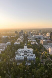 城市黄昏全景俯瞰图