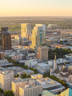 城市天际线 黄昏下的繁华