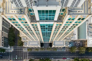 俯瞰城市高楼建筑群