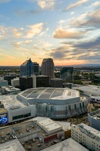 城市天际线日落美景