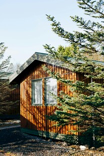 森林中的木质小屋