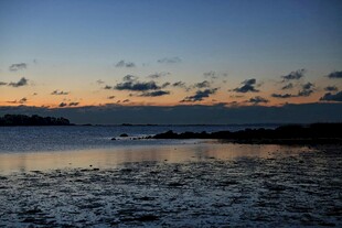 海边日落时分宁静美景