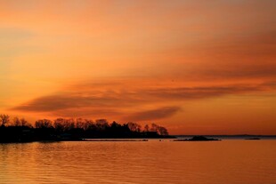 湖畔绝美日落景观
