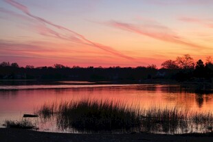 湖畔绝美日落风光