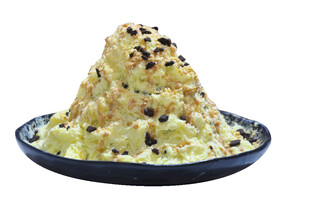 美味坚果碎冰淇淋