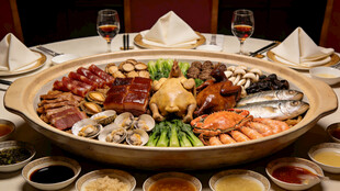 丰盛中式宴席美食拼盘