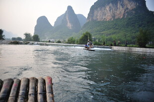 漓江山水竹筏美景