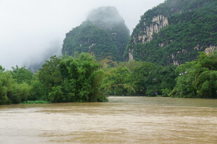 烟雨漓江山水景