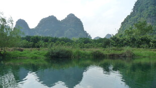 秀丽山水风光图