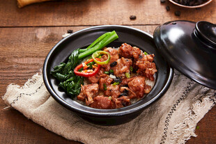 美味瓦罐肉 营养又可口