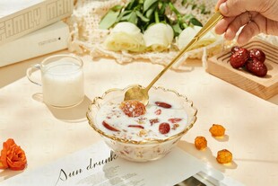 美味水果燕麦早餐时刻