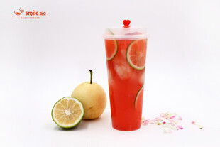 红饮配柠檬梨清新饮品图