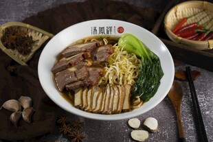 美味牛肉拉面 食材丰富