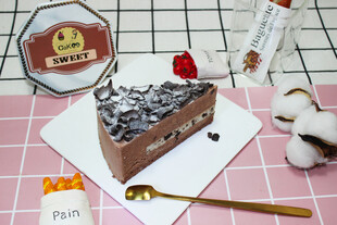 美味巧克力蛋糕诱人呈现