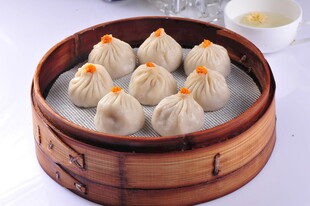 竹笼中的美味小笼汤包