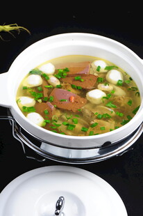 美味滋补鹅炖血