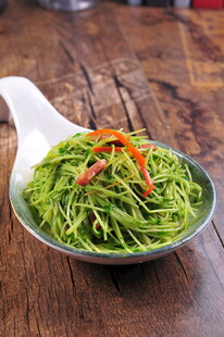 翠绿爽口凉拌豆芽菜