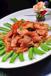 茶树菇爆猪颈肉