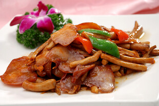 茶树菇炒炭烧肉