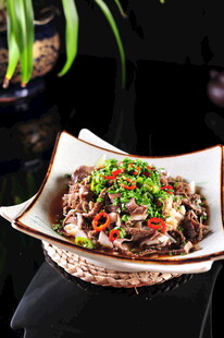 美味凉拌菜毛肚鲜香诱人