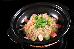 美味海鲜煲鲜香诱人