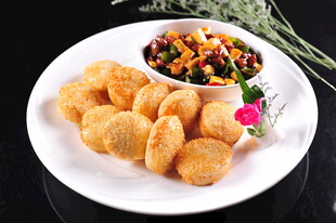 香酥炸物配特色小菜