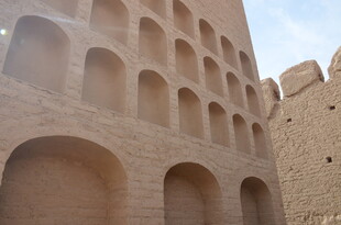 古老建筑的拱形结构