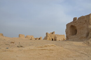 沙漠中的古老遗迹