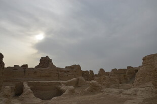 沙漠中的古老遗迹