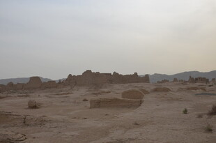 沙漠中的古老遗迹