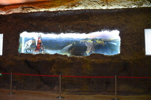 博物馆内展示的古老器物