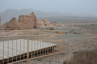 沙漠中的古老遗迹