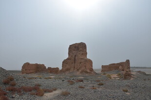 沙漠中的古老遗迹