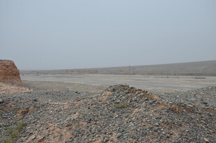 荒凉戈壁地貌景观