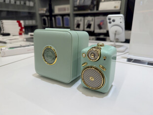 复古风浅绿色精致小音箱