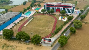 校园鸟瞰图 建筑与操场