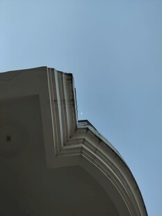 建筑顶部轮廓特写