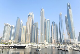 迪拜海滨摩天大楼景观