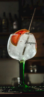 创意番茄装饰鸡尾酒