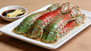 美味蒜蓉蒸皮皮虾