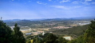 俯瞰广袤开阔的自然景观