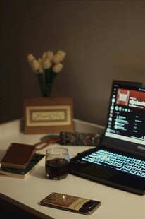 温馨办公桌面场景展示