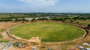 开阔绿地施工现场鸟瞰