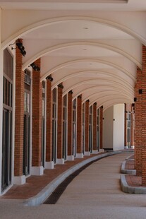 拱形柱廊建筑景观